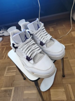 Jordan 4 Morado Blanco
