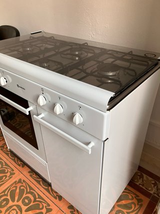 Cocina de gas Meireles con 4 fuegos y horno
