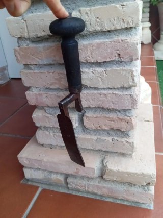 Pujavante antiguo de madera
