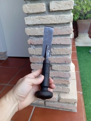 Pujavante antiguo de madera
