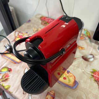 Cafetera Nespresso Roja