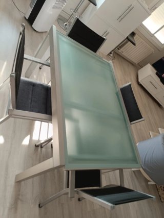 Mesa y sillas comedor cristal y metal