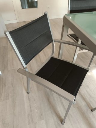 Mesa y sillas comedor cristal y metal