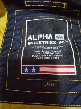 Chaqueta Alpha Industries azul y amarilla