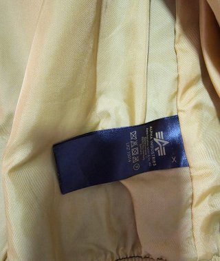 Chaqueta Alpha Industries azul y amarilla