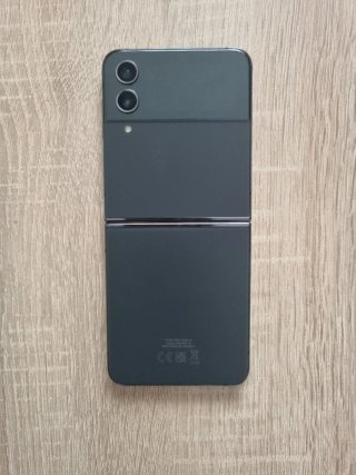 Samsung Galaxy Z Flip 4 in ottime condizioni
