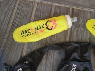 Chaleco Arch Max con 3 bidones