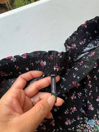 Minifalda floral Stradivarius Talla M