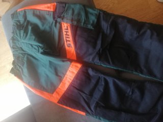 Pantalón Stihl trabajos jardinería forestales