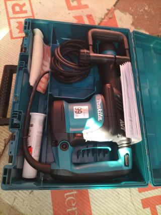 Martillo Makita HM0871C AVT