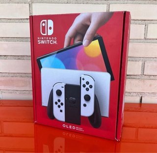 Nintendo Switch OLED Immacolata