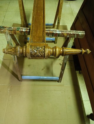Cama antigua de madera