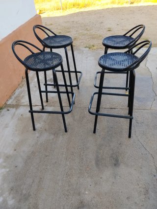 Sillas altas de metal