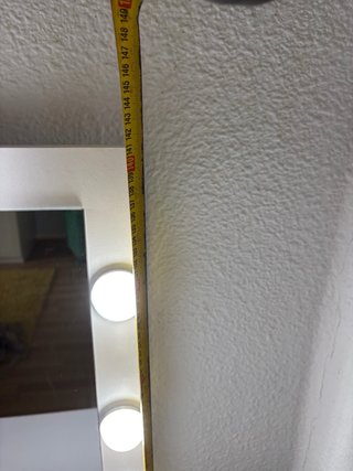 Tocador blanco con espejo y luces LED