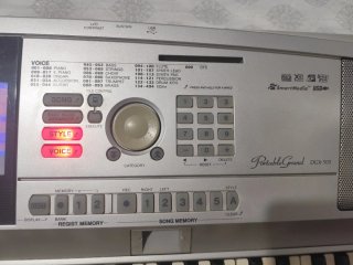Piano Yamaha DGX-505