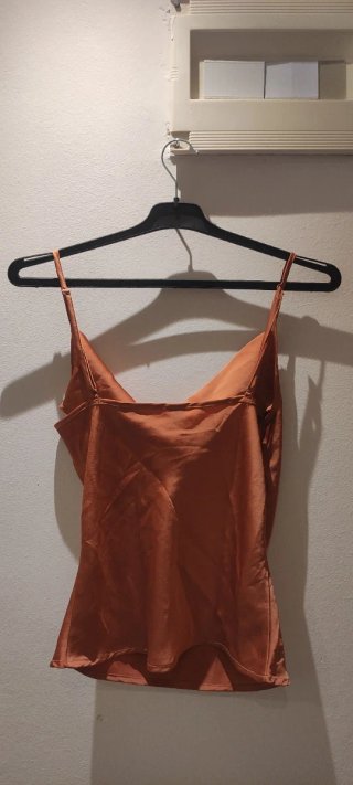 Top SHEIN naranja tirantes