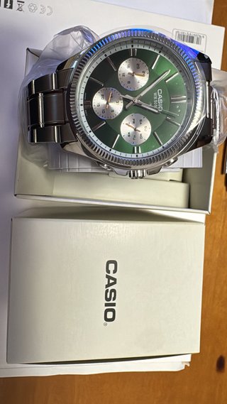 Reloj Casio Verde y Plateado