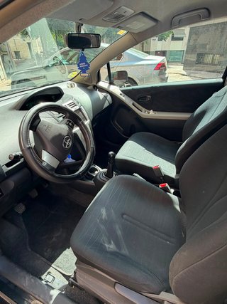 Coche Toyota Yaris año 2007 Diesel Coupe Manual