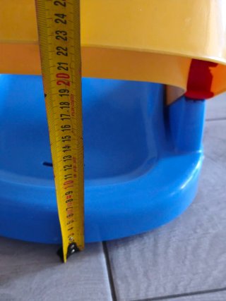 Asiento de bebé azul y amarillo