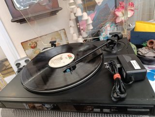 Tocadiscos Sanyo