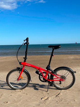 Bicicleta plegable B-Twin roja