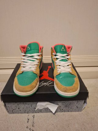 Nike Air Jordan 1 Mid
