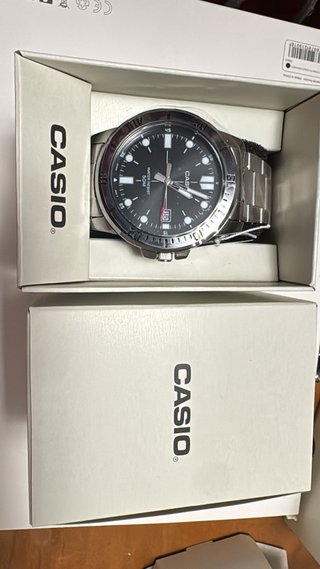 Reloj Casio Negro y Plateado