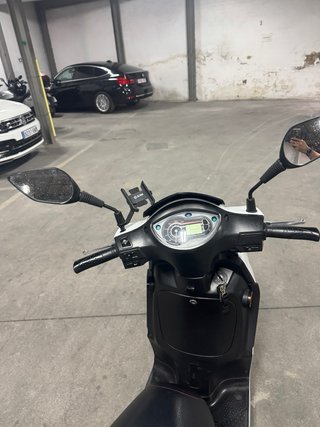 Scooter Sym 125 Blanca En Garantia