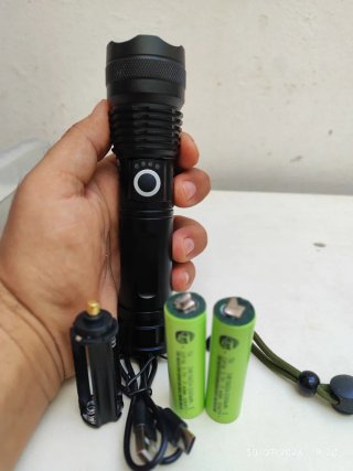 Linterna LED Táctica Potente + 3 Baterías Regalo