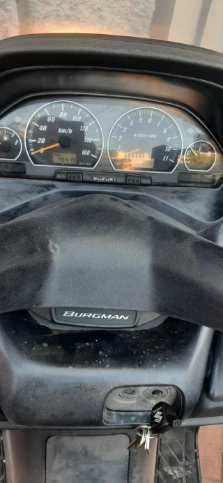 Suzuki Burgman 400 - 2004