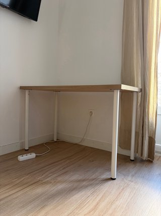 Escritorio Ikea blanco y madera