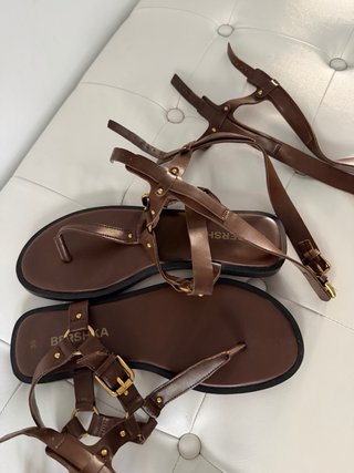 Sandalias romanas Bershka marrones talla 39
