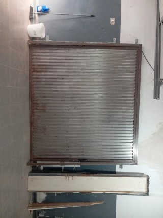 Puerta de garaje metálica