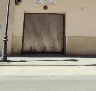 Puerta de garaje metálica