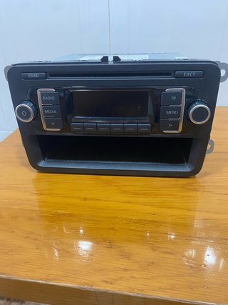 Radio CD Volkswagen Polo 2012 con acople