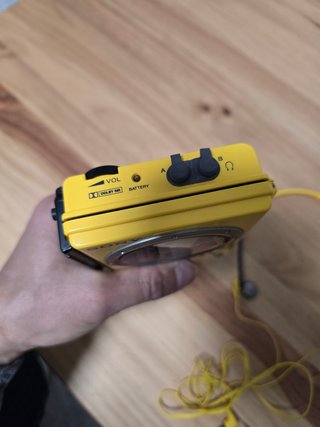 Walkman Sony Sports WM-15 Amarillo