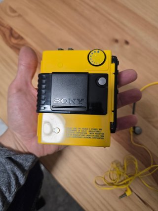 Walkman Sony Sports WM-15 Amarillo