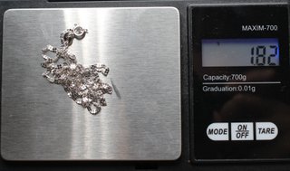 Cadena de oro blanco de 18k. Peso: 1.82 gr