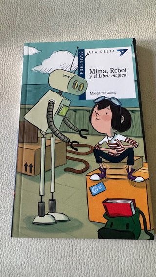 Mima, Robot y el libro mágico
