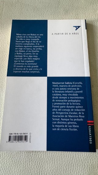 Mima, Robot y el libro mágico