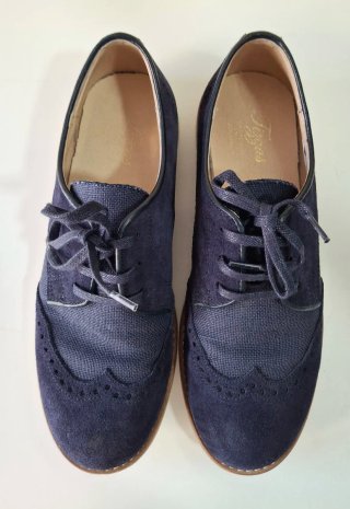 Zapatos niño azul marino de vestir.