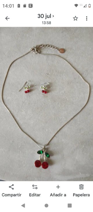 Colgante y pendientes cerezas