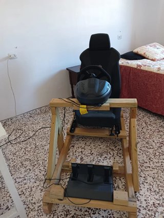 Supporto per cabina di simulazione per videogiochi di guida