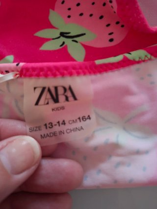 Bikini infantil fresas
