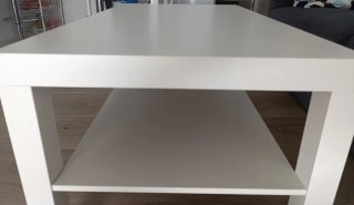 Mesa auxiliar blanca de madera