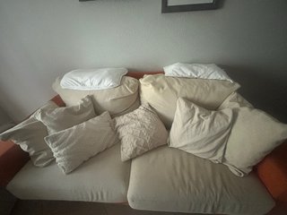 Sofá de 3 plazas beige y naranja