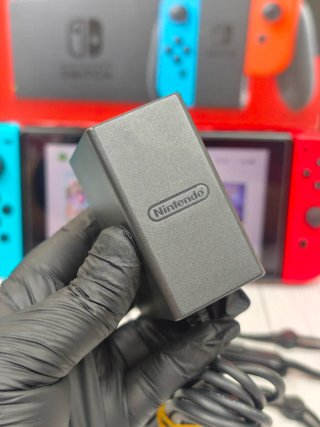 Console Nintendo Switch originale completa con scatola