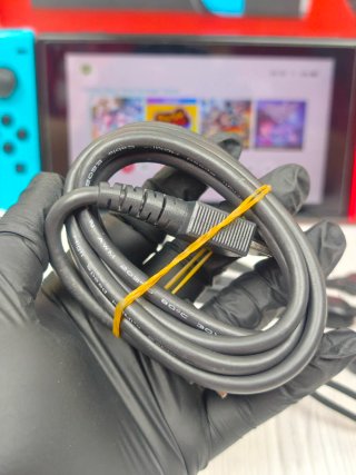 Console Nintendo Switch originale completa con scatola