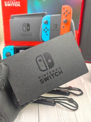 Console Nintendo Switch originale completa con scatola