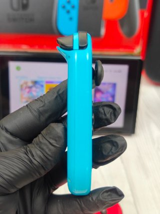 Console Nintendo Switch originale completa con scatola